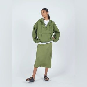 6397 Anorak in Uniform Green